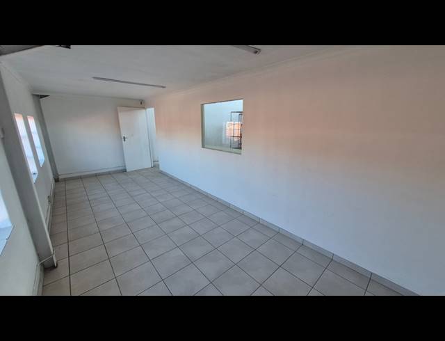 200M² FACTORY FOR SALE IN MOREHILL